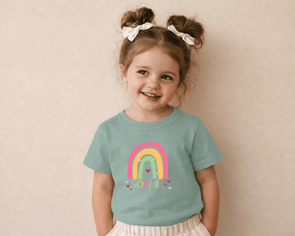 Kinder T-Shirt Regenbogen – Mit Namen personalisierbar