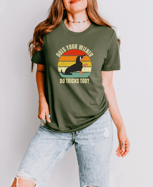 Does Your Wiener Do Tricks? – Oversized Dackel T-Shirt Bio-Baumwolle