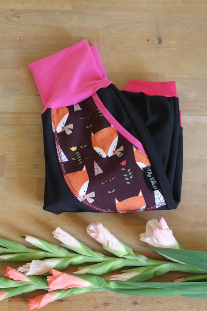 Pantalon softshell noir, renards roses