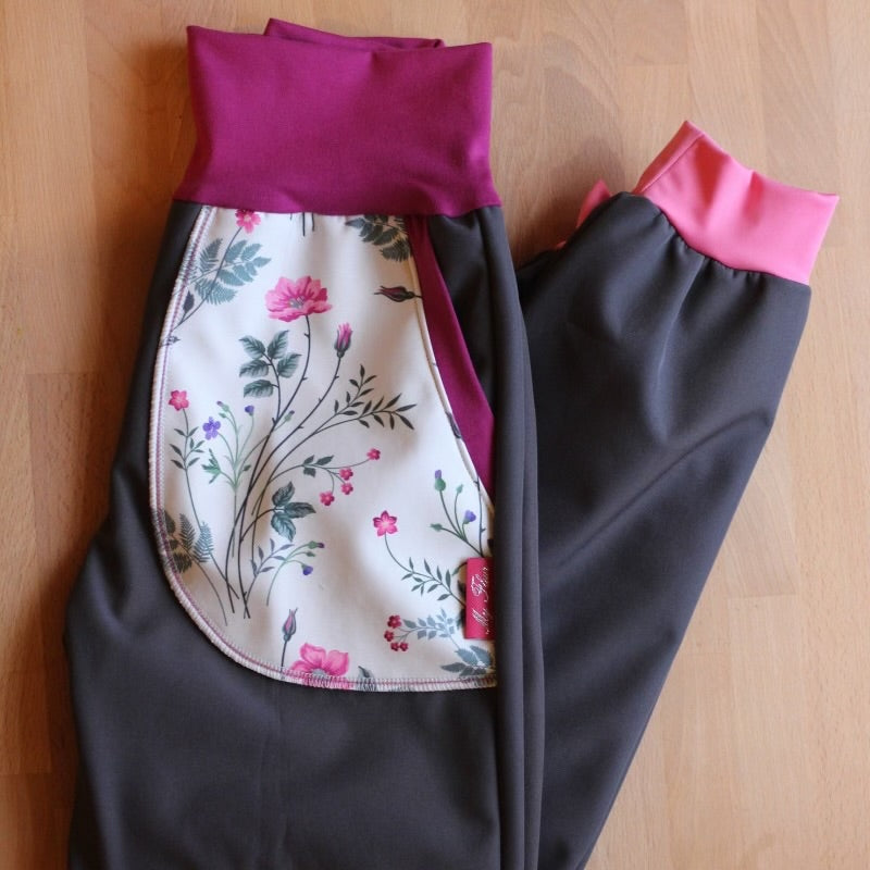 Pantalon softshell violet, fleurs