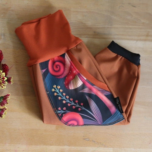 Pantalon softshell disponible sur demande (délai de livraison : 10 à 12 semaines)