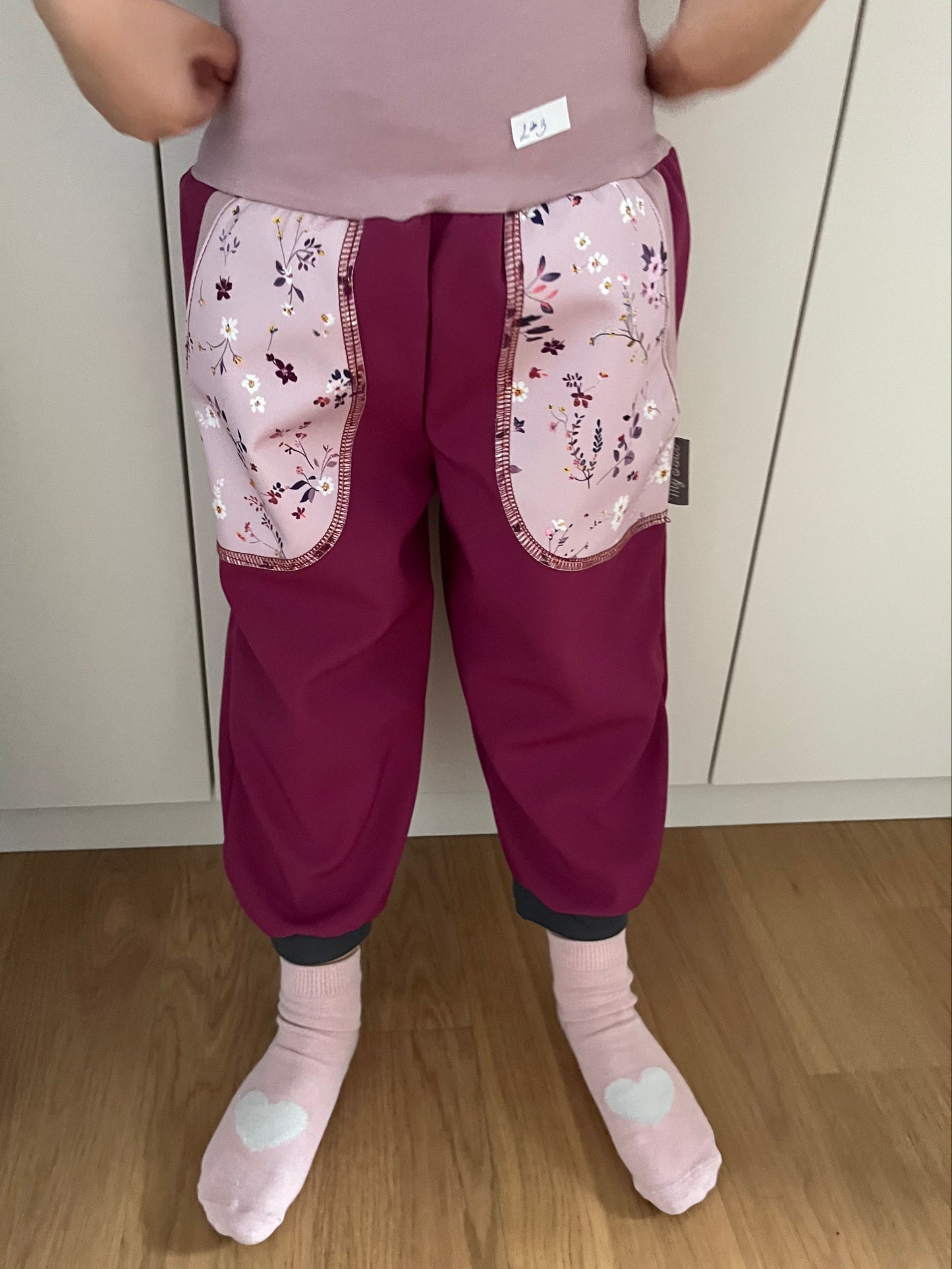 Pantalon softshell violet, fleurs