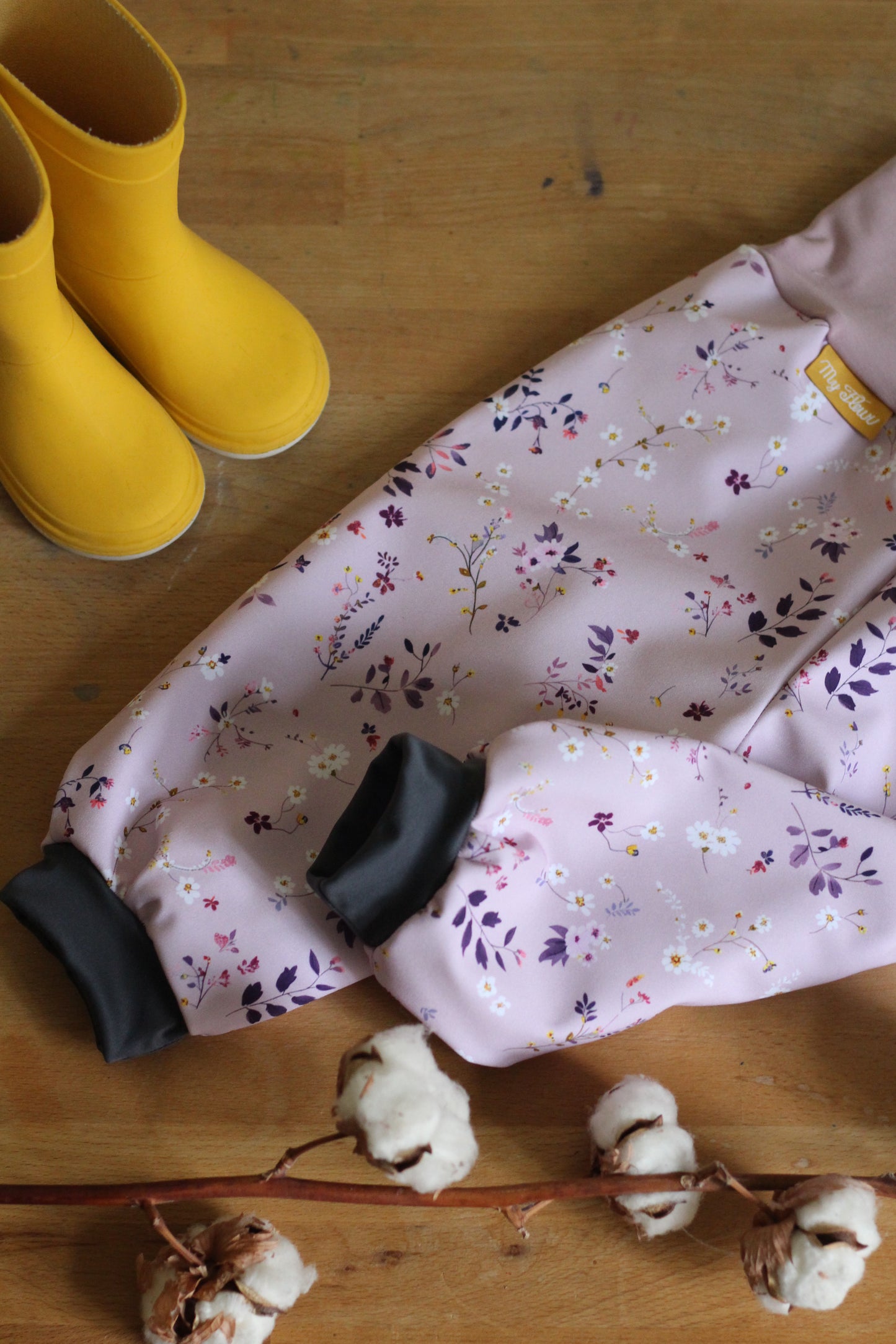 Pantalon softshell à fleurs, violet clair