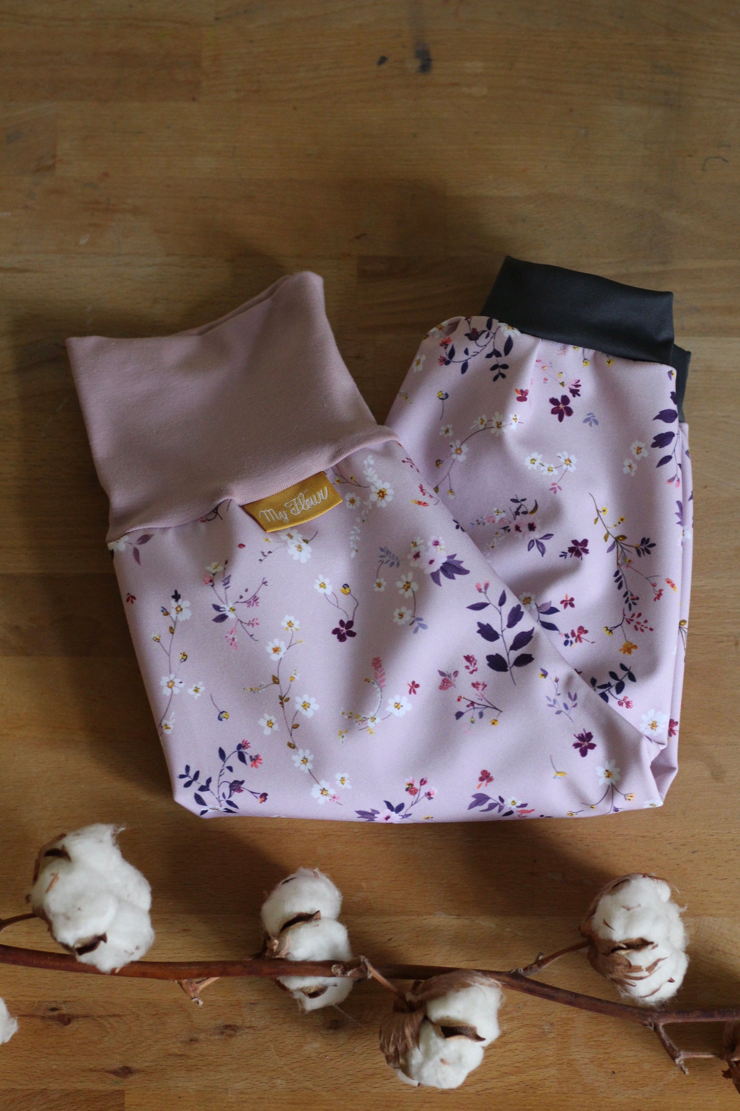 Pantalon softshell à fleurs, violet clair