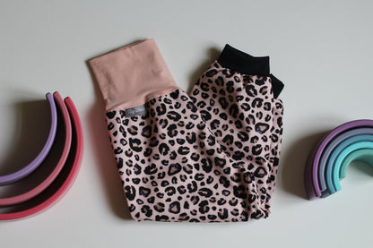 Softshell pants leopard print, khaki