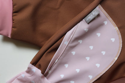 NEU - Kinder Softshellhosen braun, Rosa Herzen