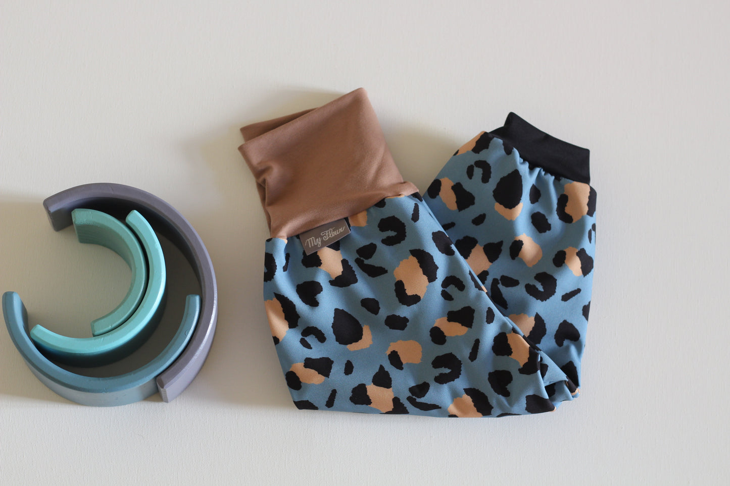 Softshell pants leopard print, khaki