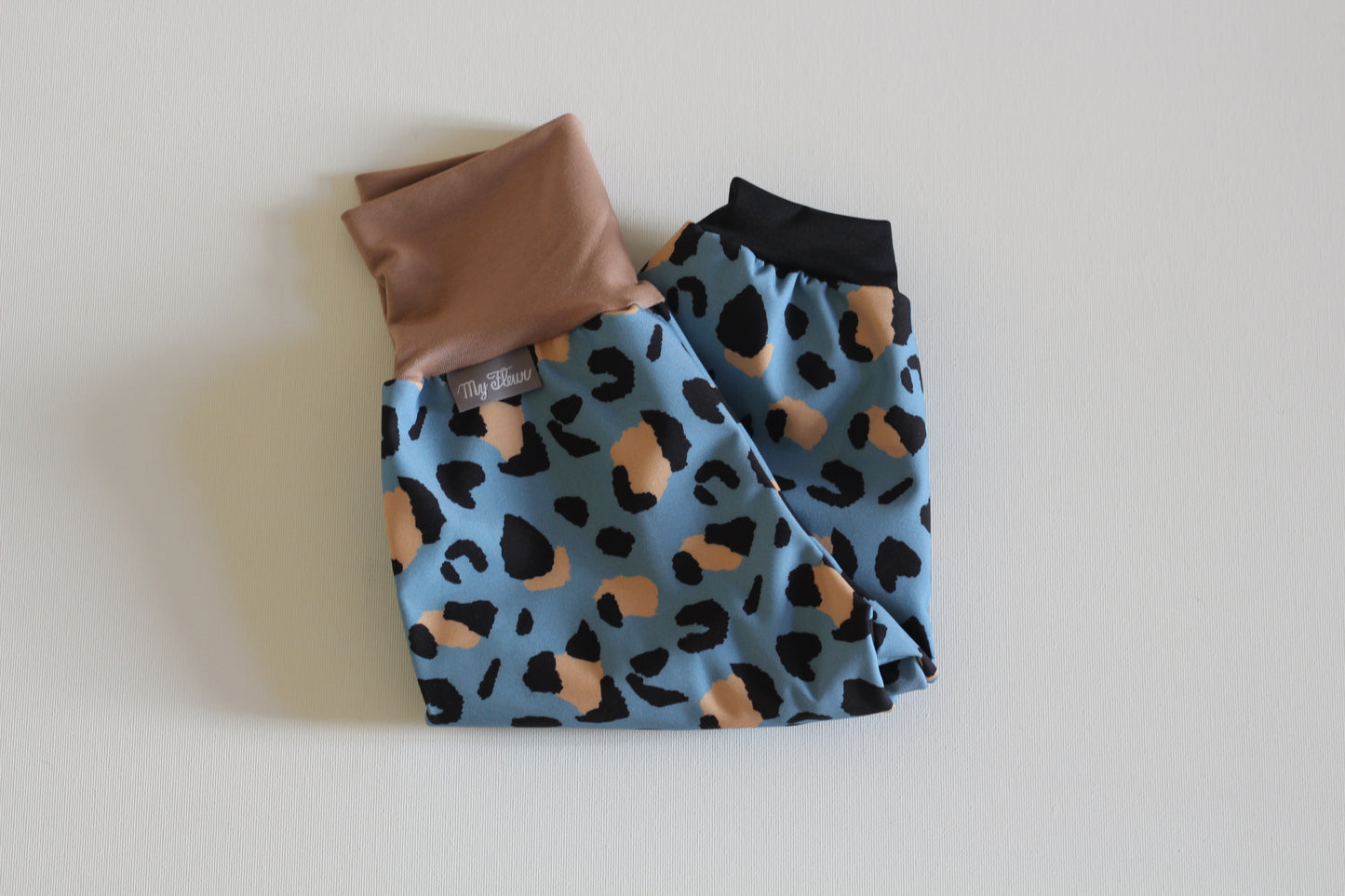 Softshell pants leopard print, khaki