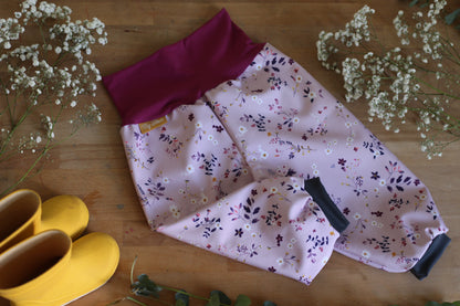 Pantalon softshell à imprimés floraux et mûres