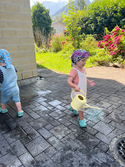Verspielte Sommermütze Affen