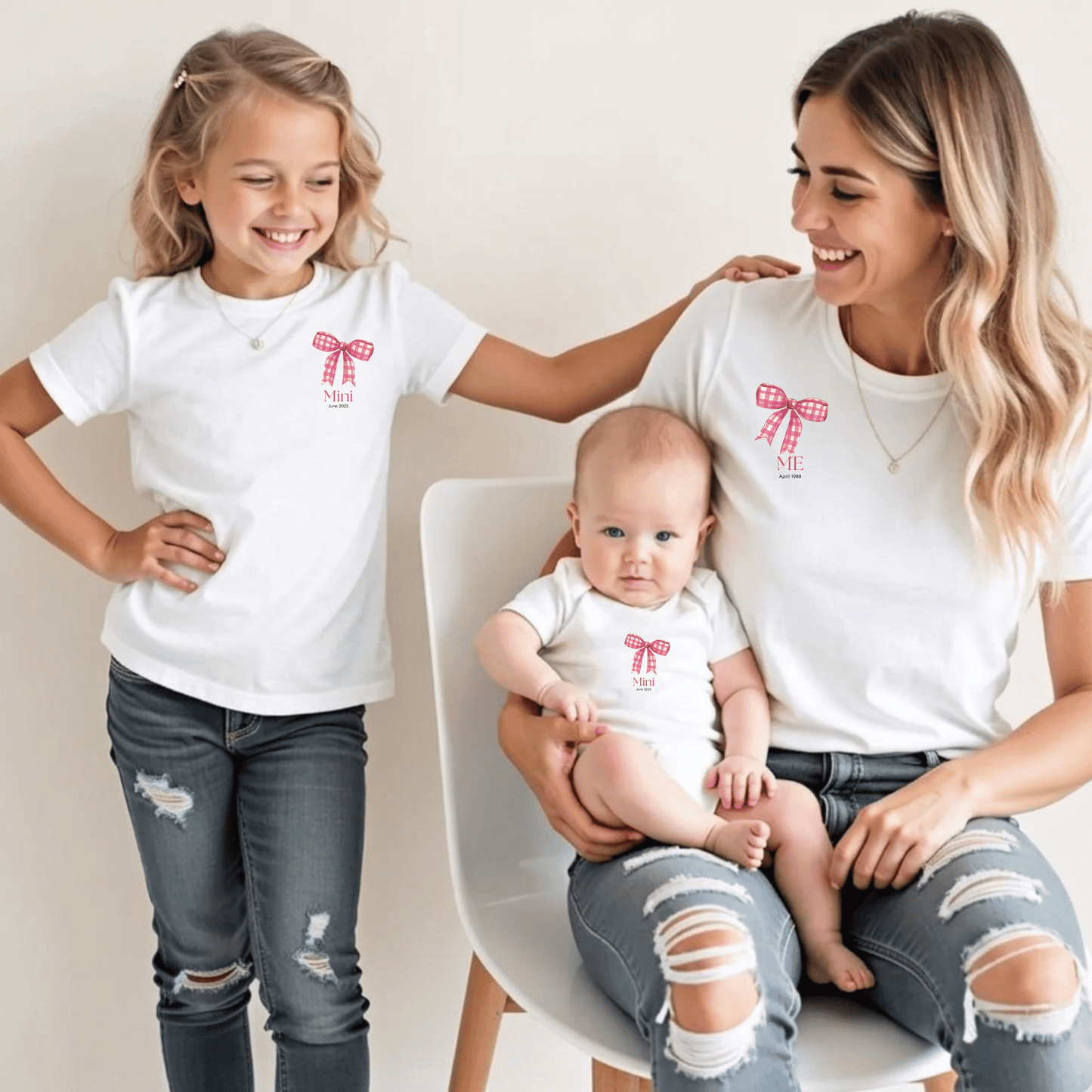 Mini & Me Baby Body Schleife Rosa – Personalisierbar mit Datum