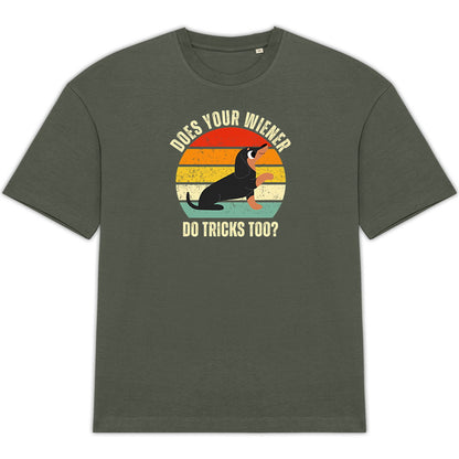 Does Your Wiener Do Tricks? – Oversized Dackel T-Shirt Bio-Baumwolle - vorderseite_1