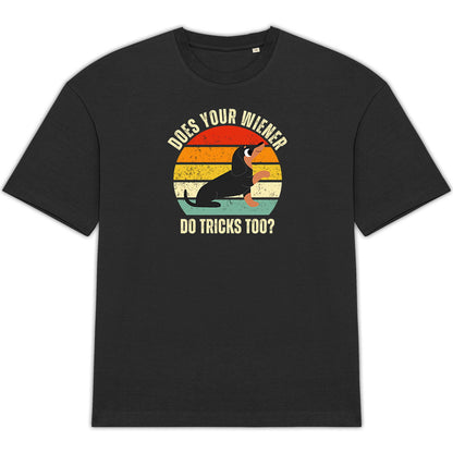 Does Your Wiener Do Tricks? – Oversized Dackel T-Shirt Bio-Baumwolle - vorderseite_2
