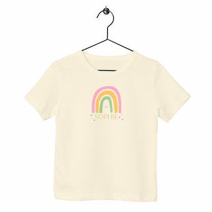 Kinder-T-Shirt mit Regenbogen und Namen - vorderseite_natürlich