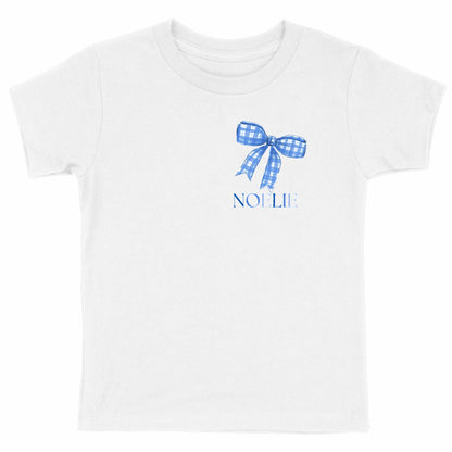 Schweres Kinder-T-Shirt mit persönlicher blauer Schleife - vorderseite_weiß