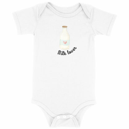 Baby Bodysuit: Familien T-Shirt für Milchliebhaber - vorderseite_weiß